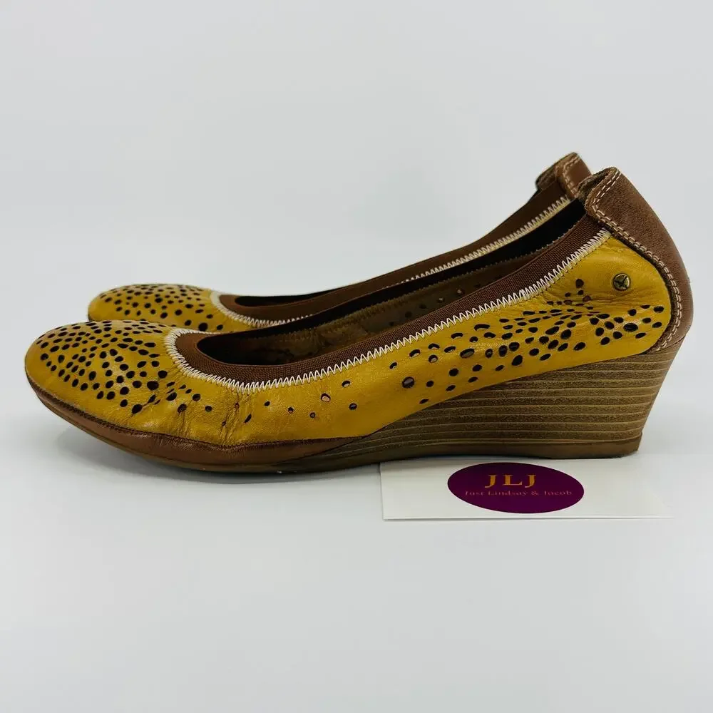 Pikolinos Women's Trento Perforated Leather Wedge Heels Size 38 EU/ 7.5-8 US